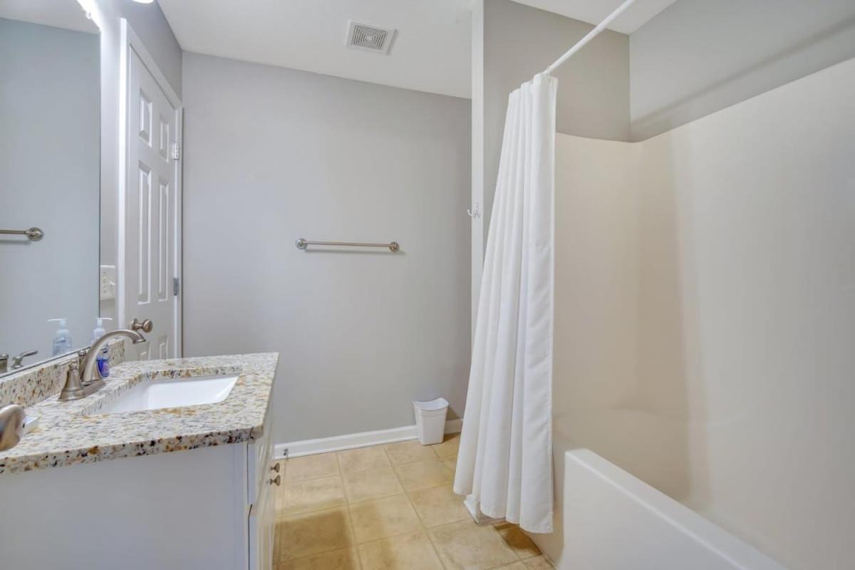 Charming Gray Home- 5 Mins From Gsu! Стейтсборо Экстерьер фото