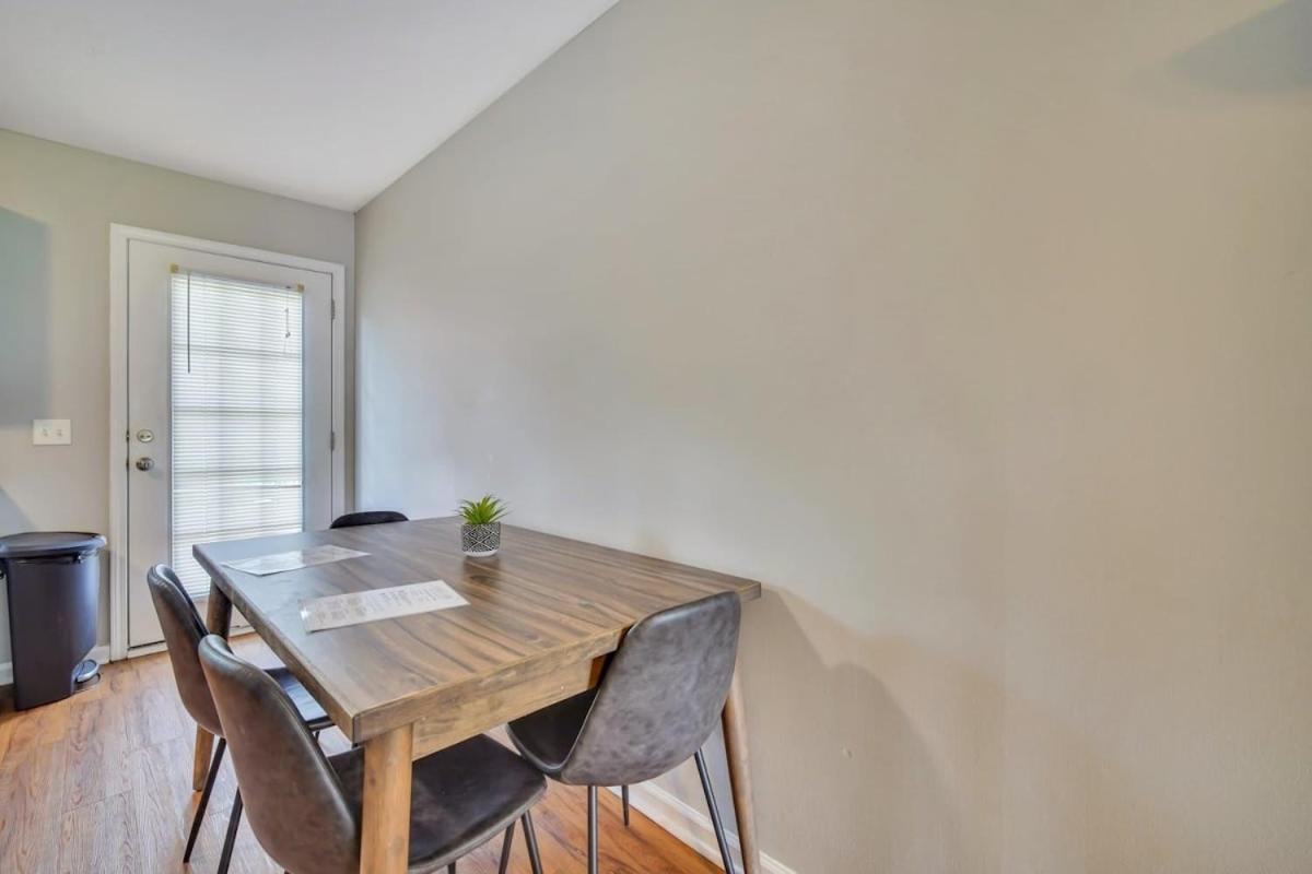 Charming Gray Home- 5 Mins From Gsu! Стейтсборо Экстерьер фото