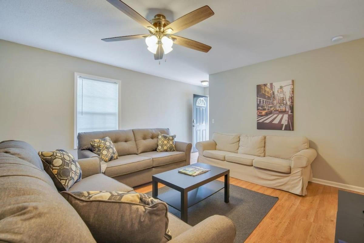 Charming Gray Home- 5 Mins From Gsu! Стейтсборо Экстерьер фото