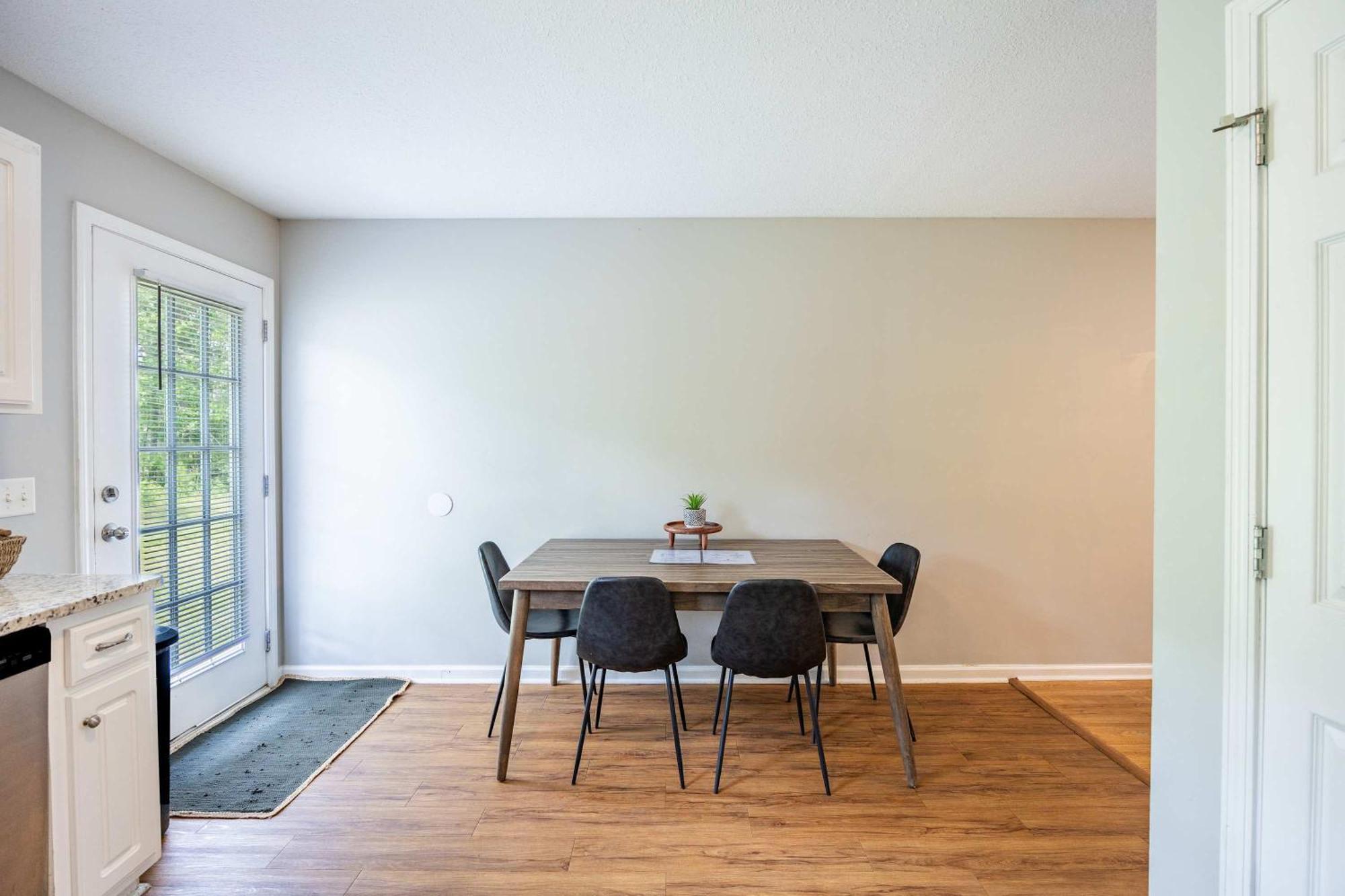 Charming Gray Home- 5 Mins From Gsu! Стейтсборо Экстерьер фото